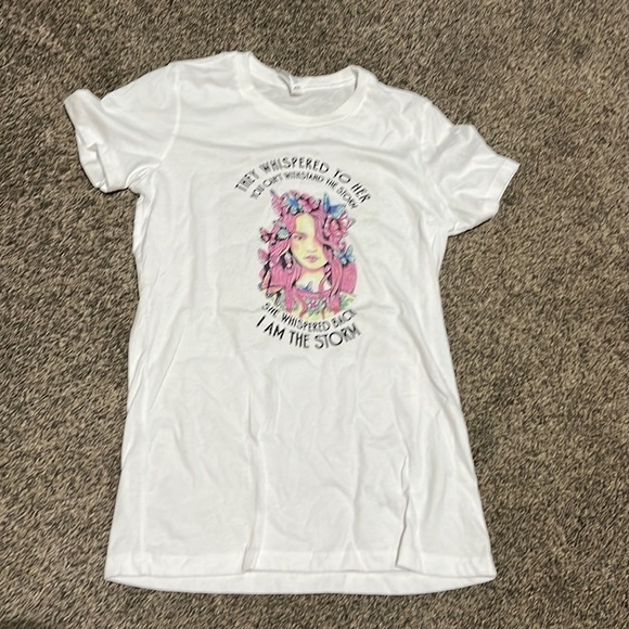 " I Am The Storm" T-shirt - Picture 1 of 2